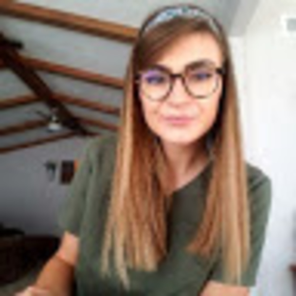 Meet your Posher, Christina